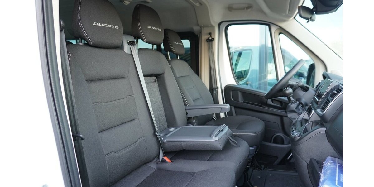 Fiat Ducato Kombi L1H1 140 / 9-Sitzer / Klima hinten 60.032 km 25.942 &euro; Münchenbernsdorf 07589