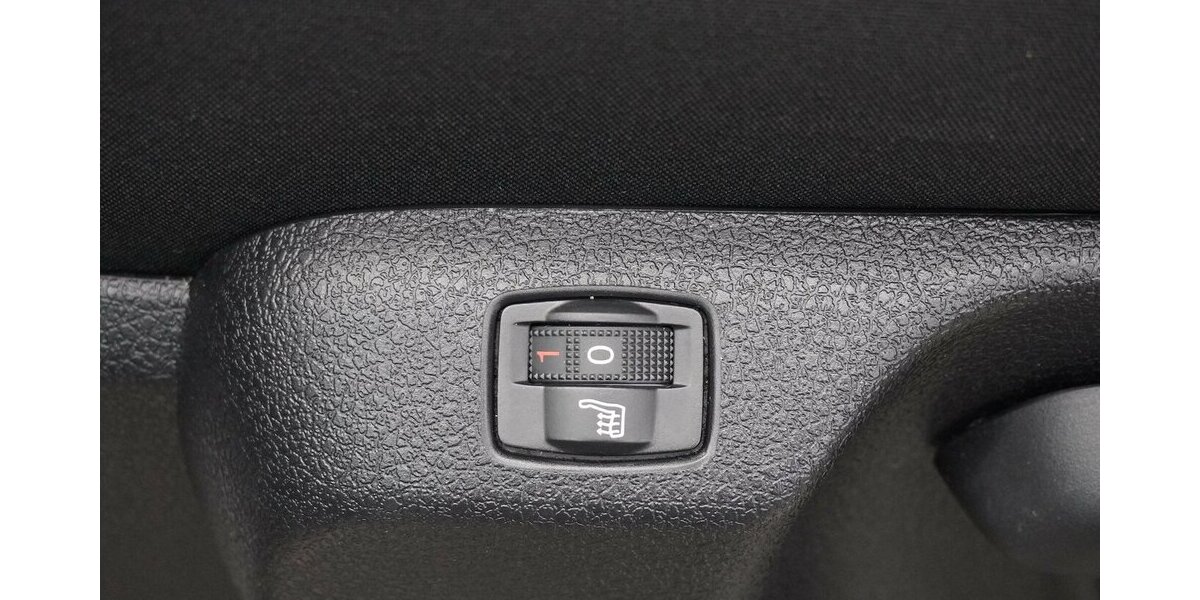 Fiat Scudo MultiCab L2 145 / Sitzheizung + Navi 48.952 km 27.965 &euro; Münchenbernsdorf 07589