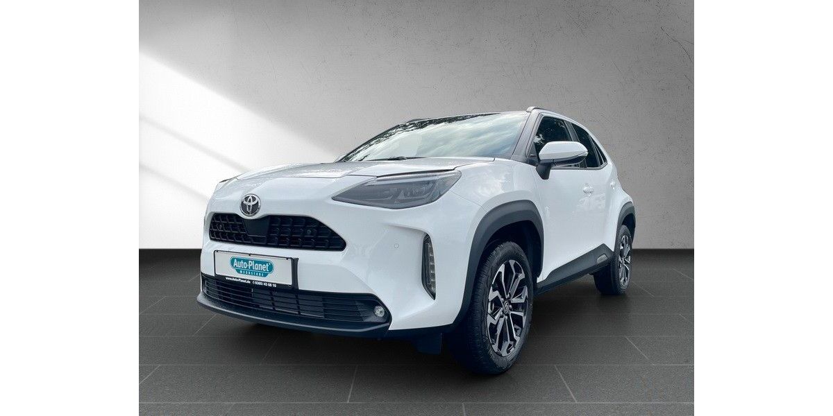 Toyota Yaris 4.800 km 29.981 &euro; Gera 07554