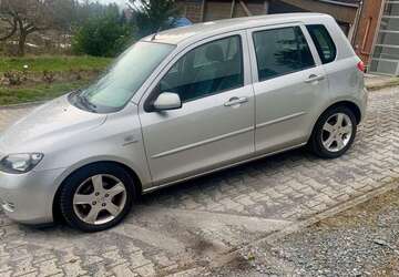 Mazda 2 94.500 km 1.666 &euro; Eisenberg 07607