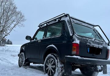 Lada Niva 58.000 km 5.900 &euro; Reichenbach 07629