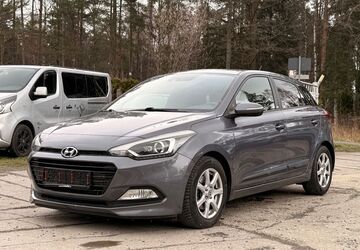 Hyundai i20 49.586 km 10.799 &euro; St. Gangloff 07629