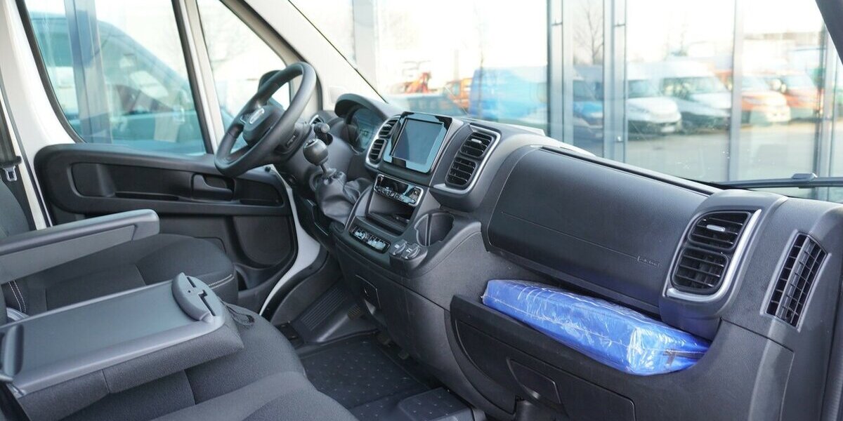 Fiat Ducato Kombi L1H1 140 / 9-Sitzer / Klima hinten 60.032 km 25.942 &euro; Münchenbernsdorf 07589