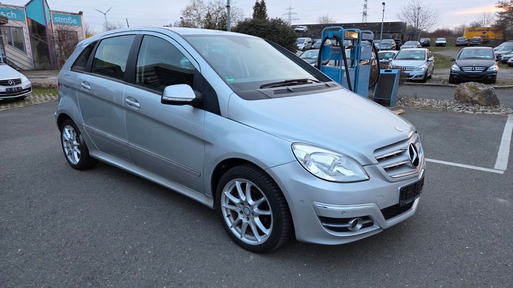 Mercedes-Benz B 180 133.400 km 5.999 &euro; Grana 06712