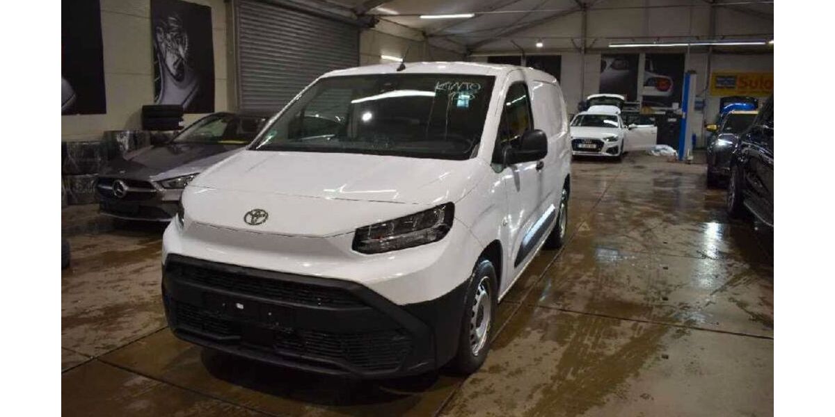 Toyota Proace City 16.721 km 22.990 &euro; Gera 07554