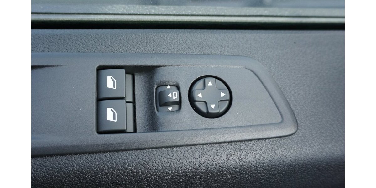 Fiat E-Scudo Multicab L3 75 kW/h / 5-Sitzer 8.712 km 39.972 &euro; Münchenbernsdorf 07589