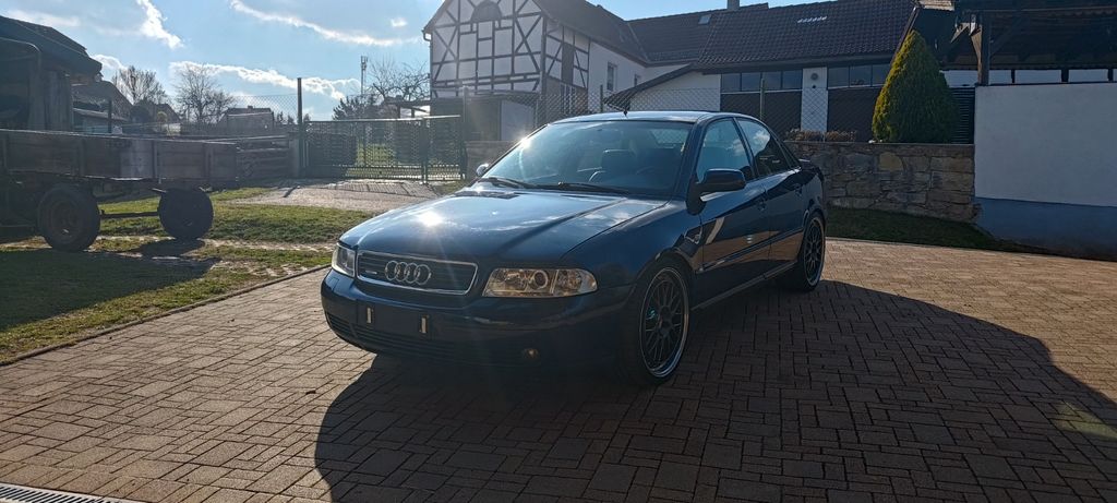 Audi A4 218.622 km 9.599 &euro; Gera 07546