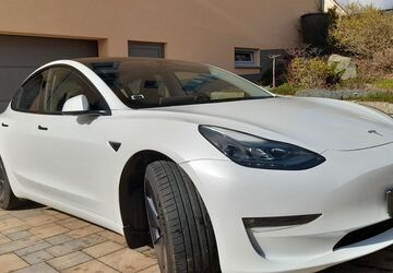 Tesla Model 3 32.000 km 30.850 &euro; Fraureuth 08427