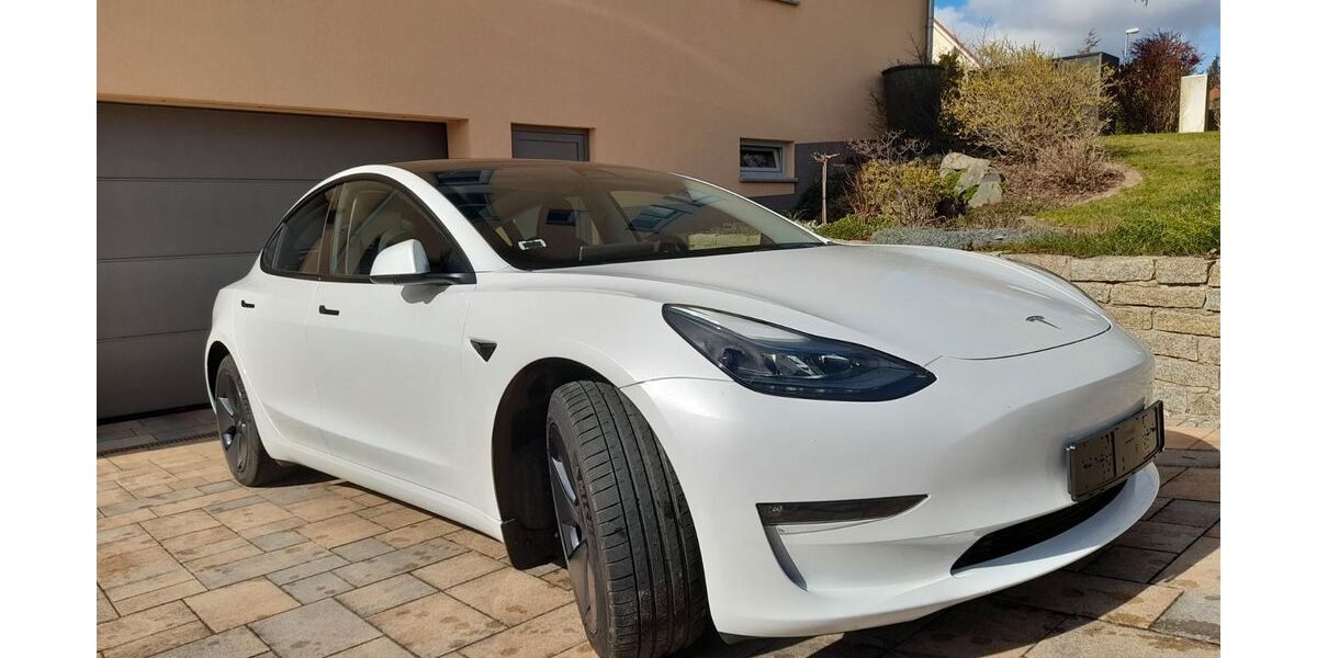 Tesla Model 3 32.000 km 30.850 &euro; Fraureuth 08427